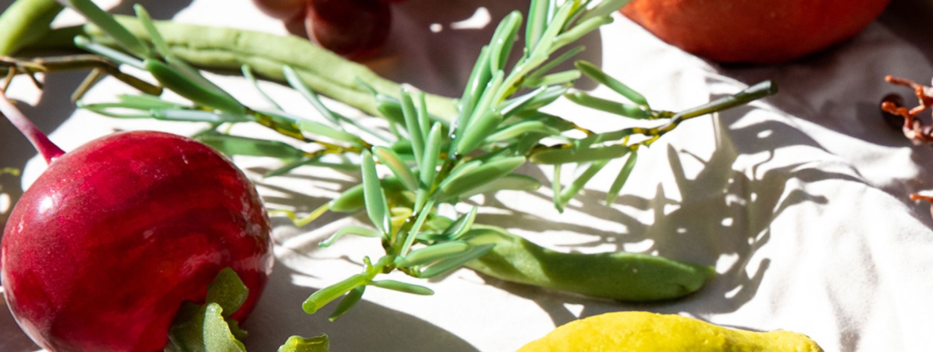 Tal Levin, 'Memento mori', final project, Department of Ceramics and Glass Design, 2025