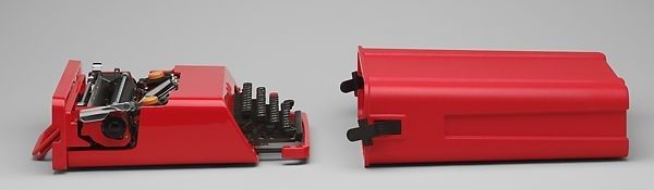 מכונת כתיבה אדומה
